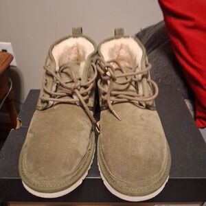 UGG Green and Cream Chukka Boots Suede Lace-Up